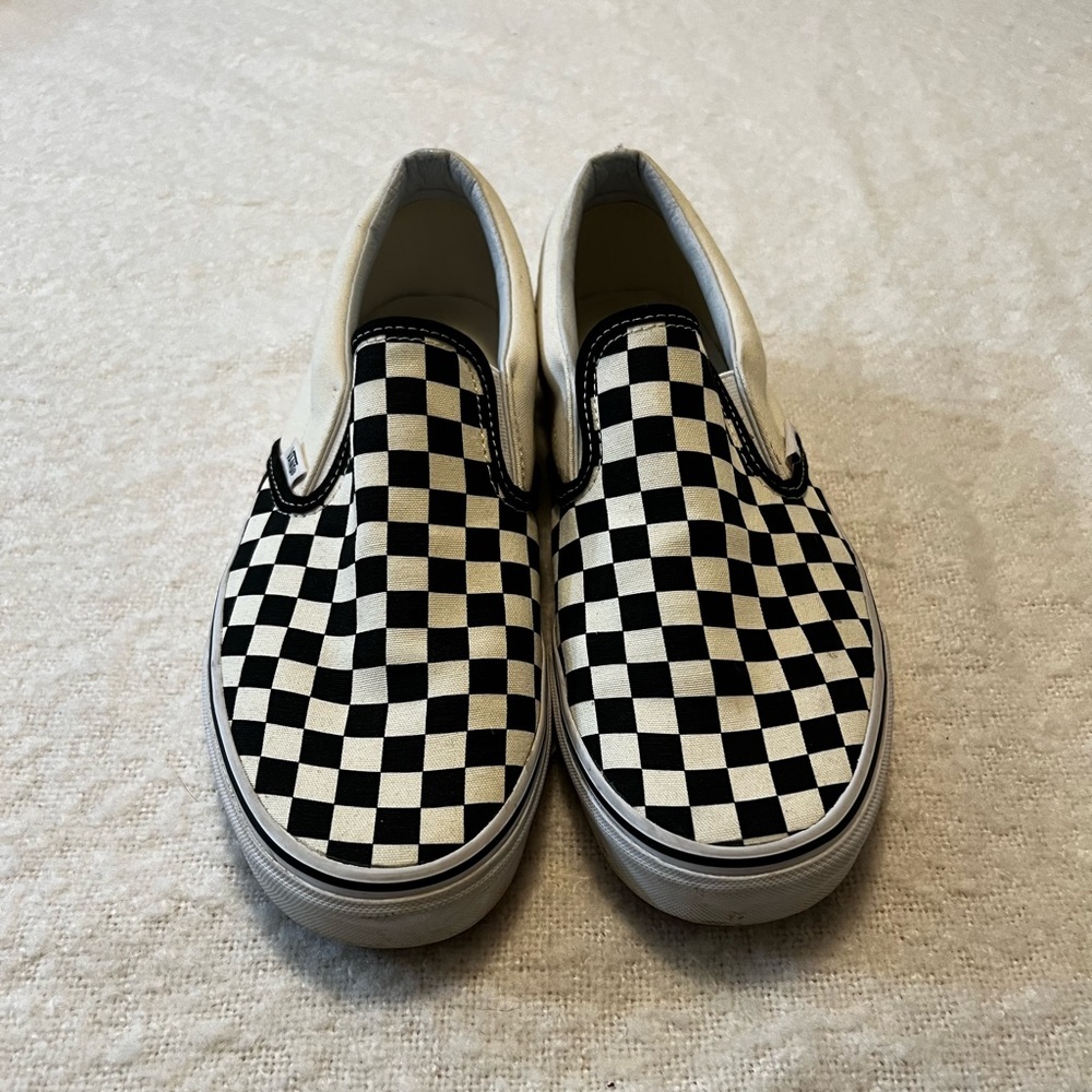10.5 checkered black and white slip on vans
